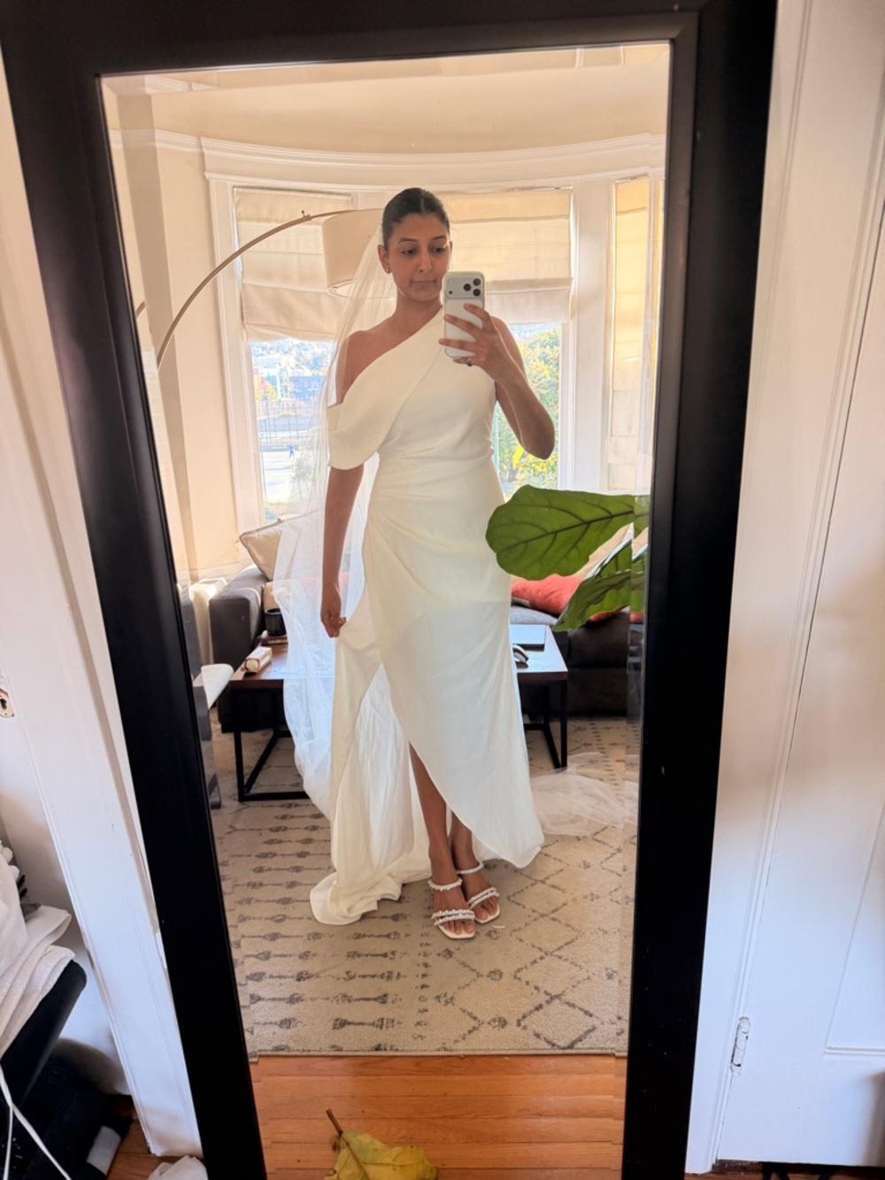 Elliatt Ivory One-Shoulder Isadora Gown - Picture 4 of 5